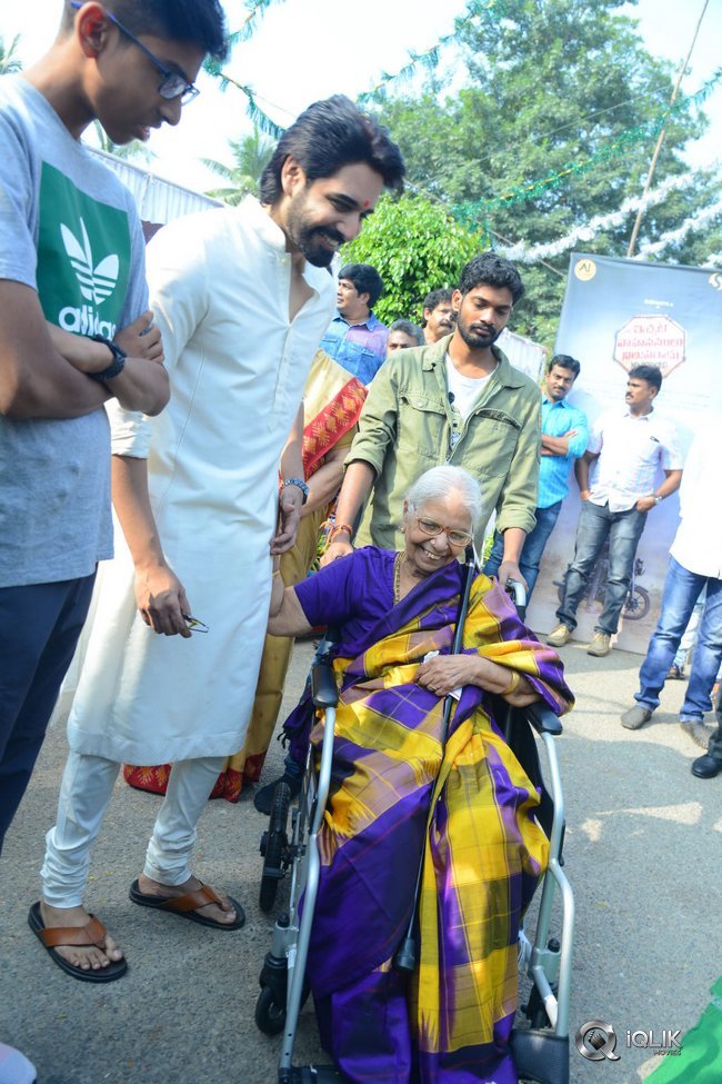 Ichata-Vaahanamulu-Nilupa-Raadhu-Movie-Opening